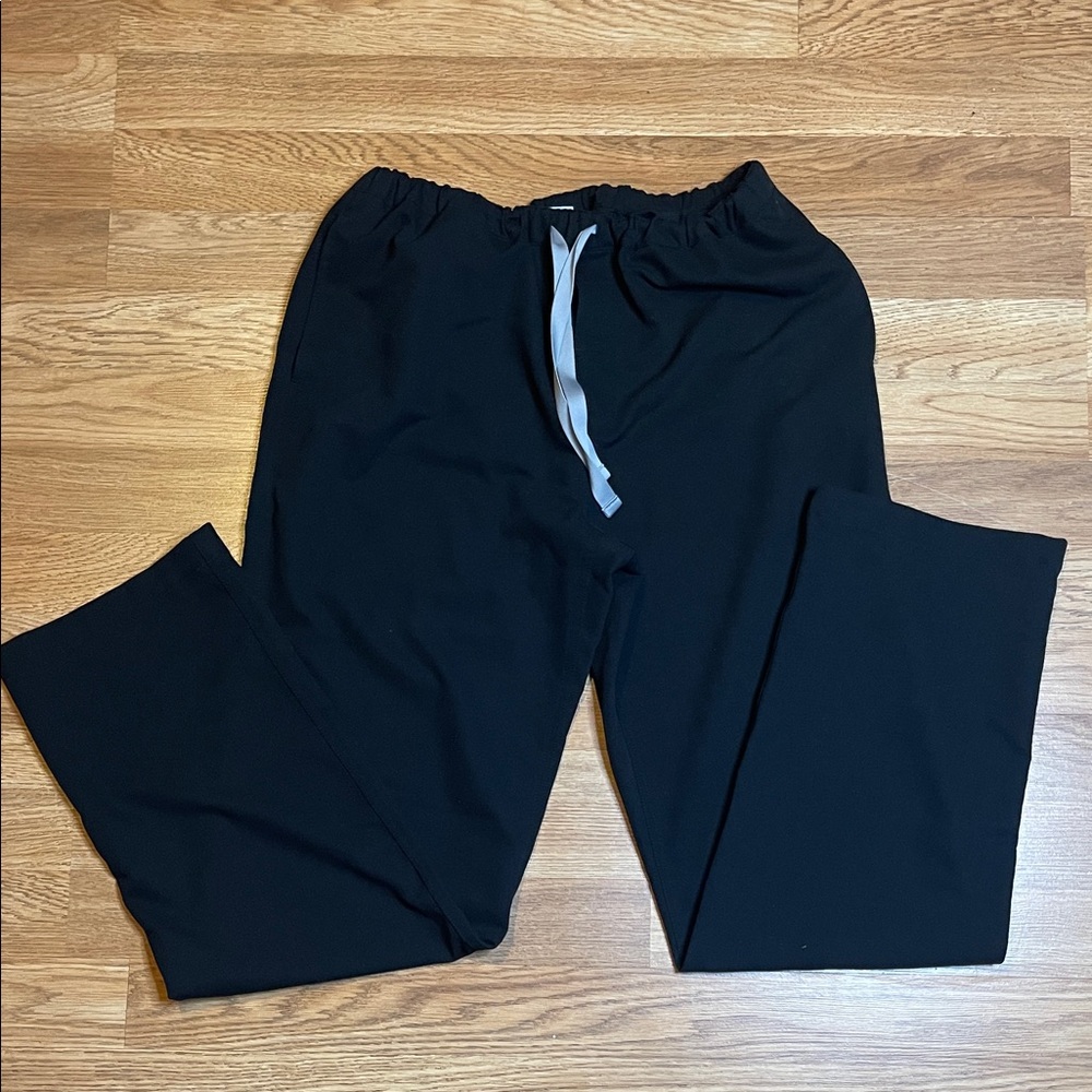Figs Men's Black Joggers with Light Gray Drawstring